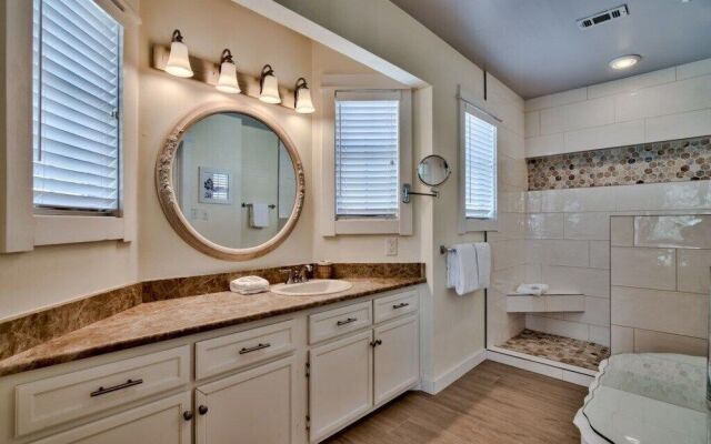 Crystal Oasis Across From Beach Heated Pool