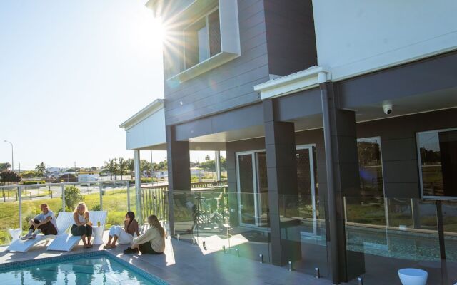 Mackay Adventure Lodge