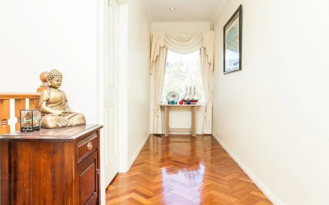 15 Charles Abbotsford Homestay