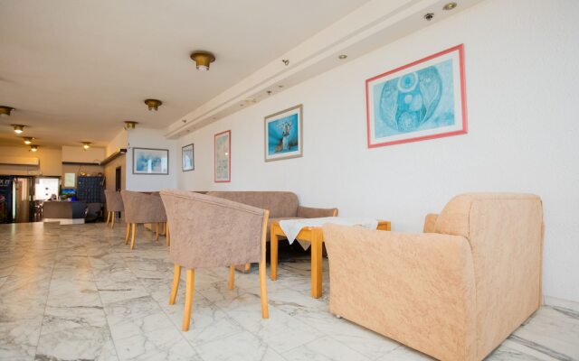 Ginot Yam Hotel