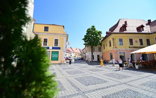 Lovely 2 bedroom apartment in historic city center