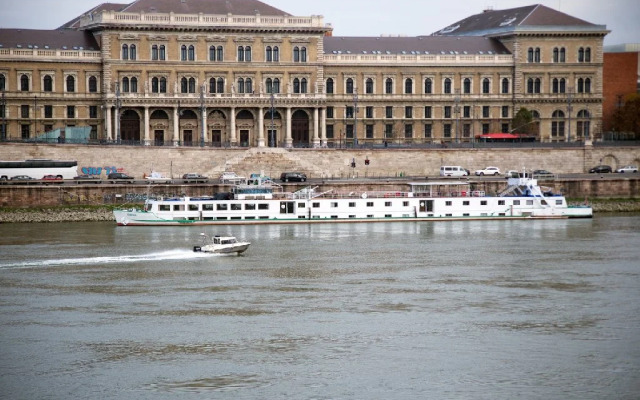 MS DIANA - Nava de croaziera pe Dunare