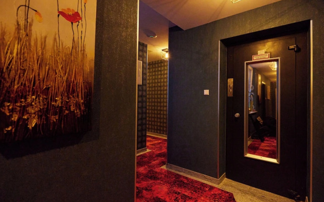 Stay-Inn Boardinghouse