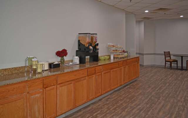 Quality Inn & Suites East Syracuse - Carrier Circle