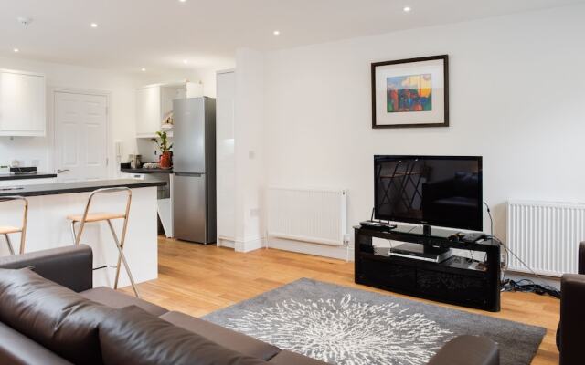 Elegant 2 Bedroom Garden Flat In East Dulwich