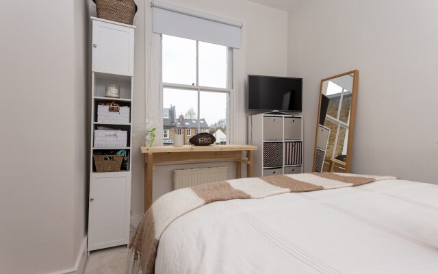 1 Bedroom Apartment in Putney Sleeps 2