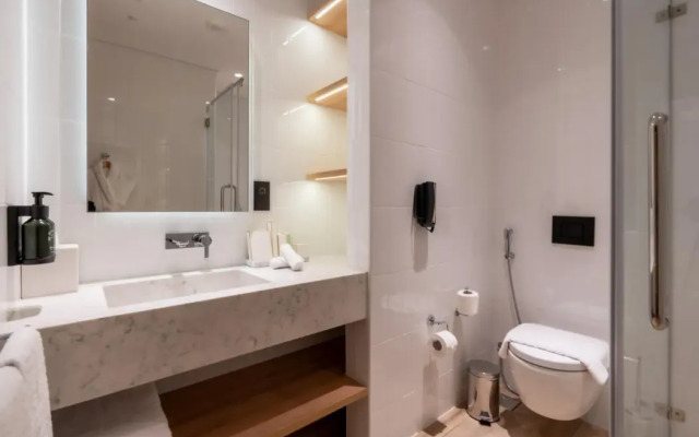 West Walk Retaj Hotel