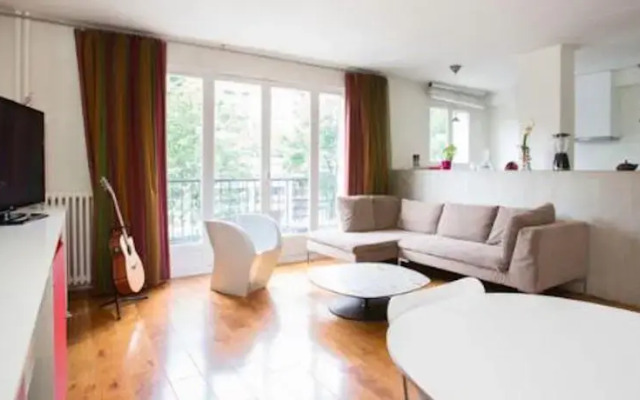 Great Design And Eiffel Tower Flat