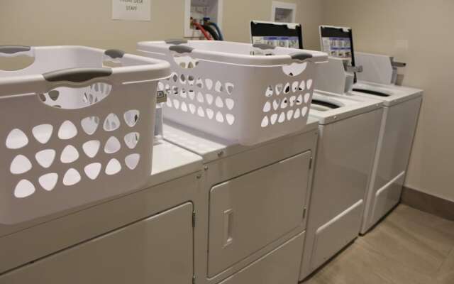 Prairie Moon Inn & Suites Macklin