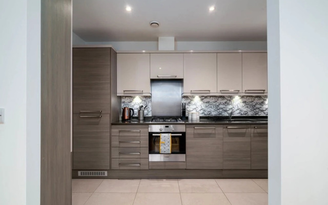 Guestready - Gorgeous 2BR Home With Balcony in Queensbury