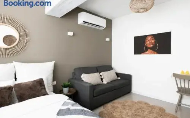 Sun Bay Studio Apartments