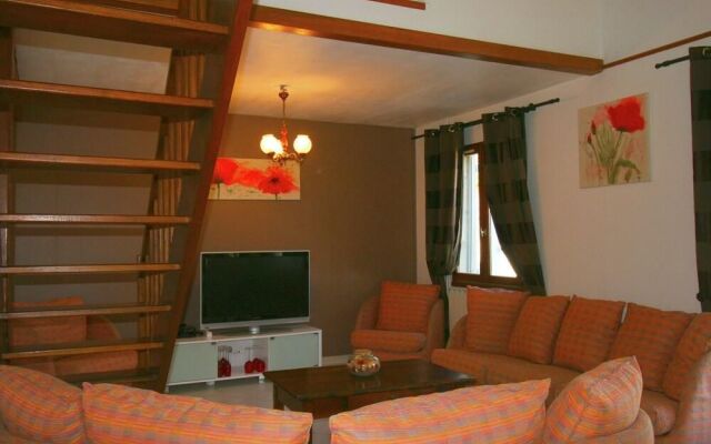 Welcoming Holiday Home with Private Pool in Cereste