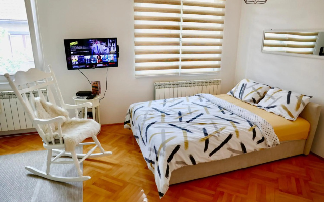 Apartment 11