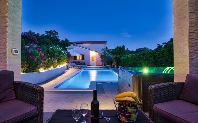 Beautiful Home in Labin With Wifi and 3 Bedrooms