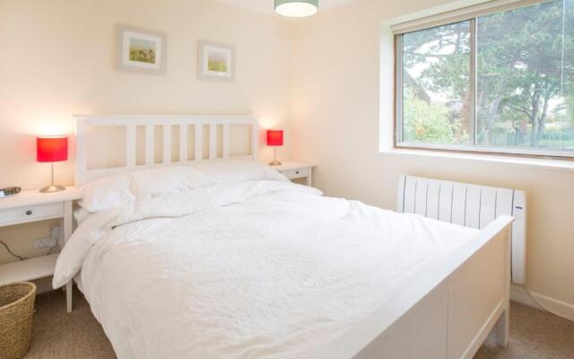 Bright Oxford Apartment