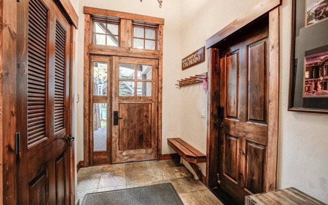 Ski-in 2 Bedroom Townhome at Mountain Thunder