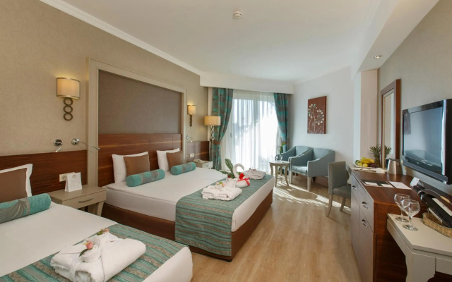 Side Crown Palace Ultra All Inclusive