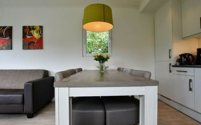 Spacious Chalet in Wolfheze with Garden