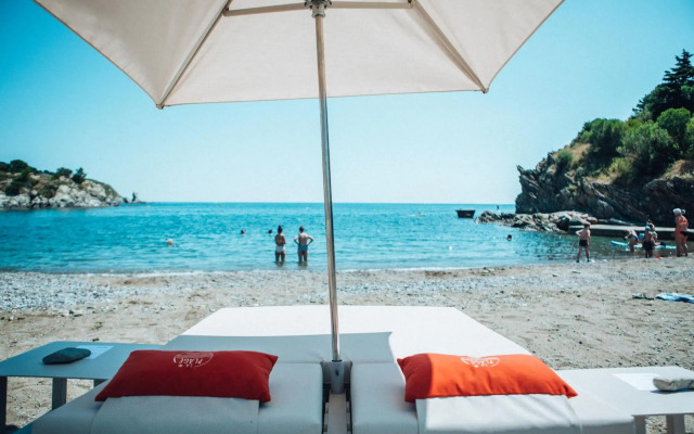 Les Elmes - Hôtel, Spa & Plage Privée