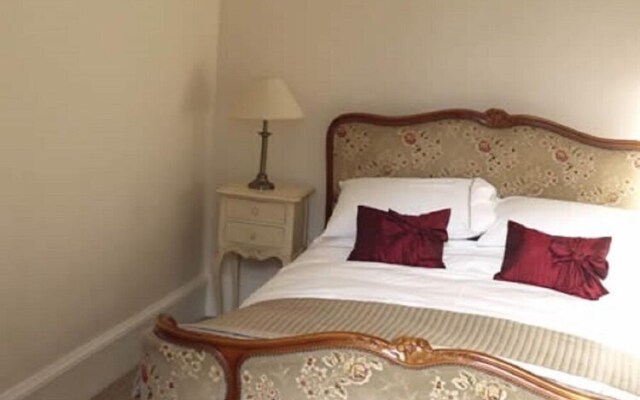 Hawksdale Lodge