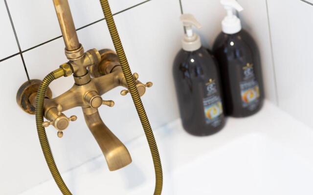 YSG The Edward Townhouse 155 - Steps To Town