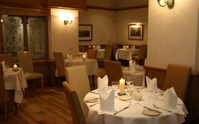 Longford Arms Hotel