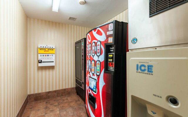 Red Roof Inn & Suites Chestertown