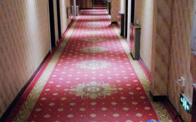 Xiaohonglou Hotel, Luohe