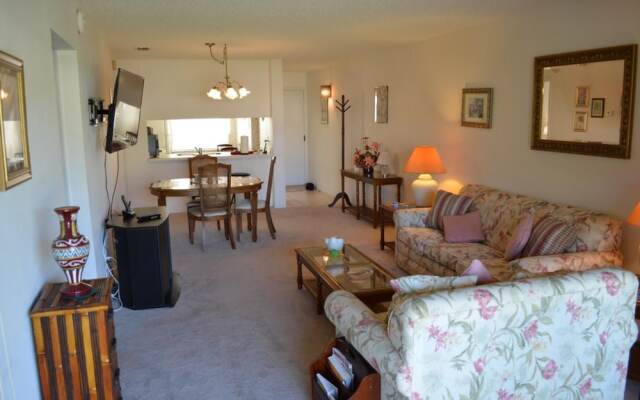 Beautiful 2 Bedroom 2 Bath Condominium