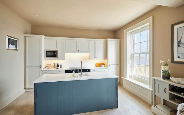 Host and Stay Sea View