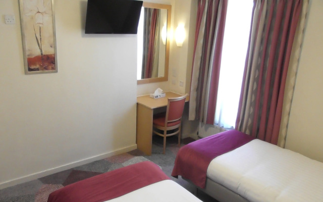 Americana Hotel