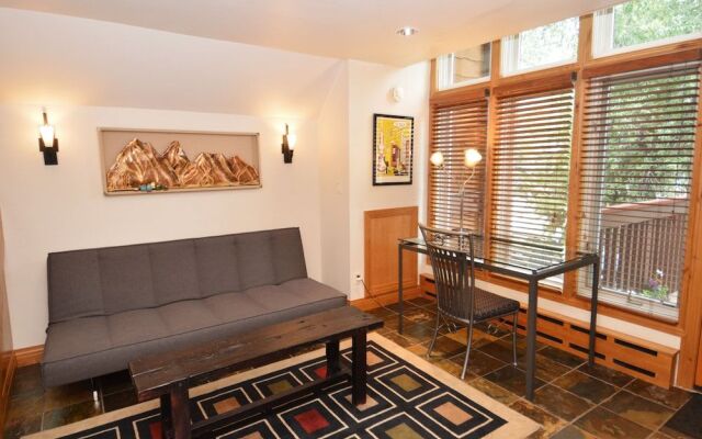 Old Hundred by Frias Properties