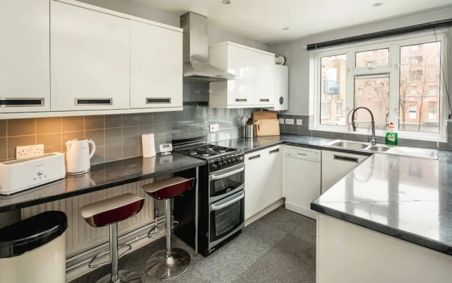 Spacious 3Br Flat With Balcony Near Tottenham Hale
