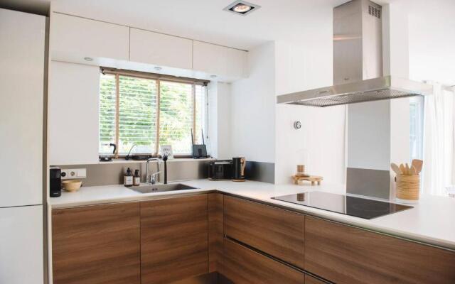 Luxury villa on peaceful location. Boat optional