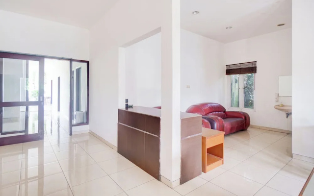 Hotel O Bogor near Taman Safari formerly Hotel Rudian 2 – Guest Rooms – Cisarua