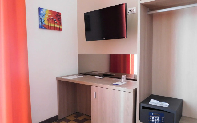 Moonlight Hotel & Suites