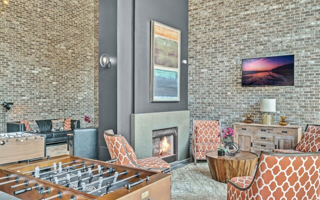 Downtown Midtown Apartments by NUOVO
