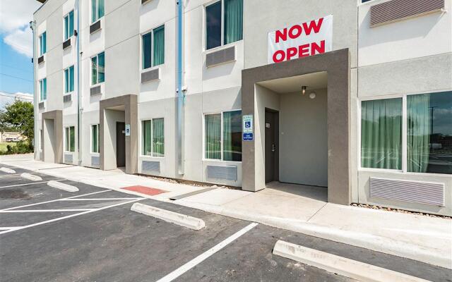 Studio 6 New Braunfels, TX