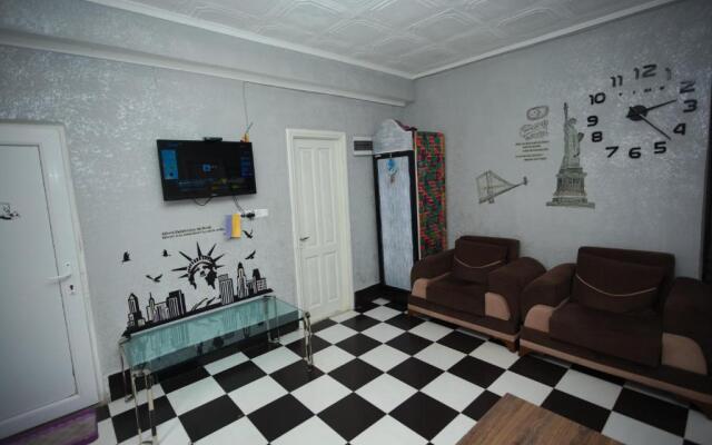 Hostel California