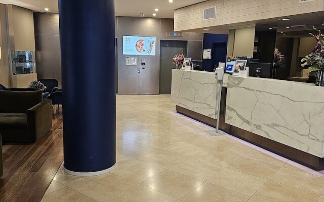 Novotel Sydney West HQ Hotel