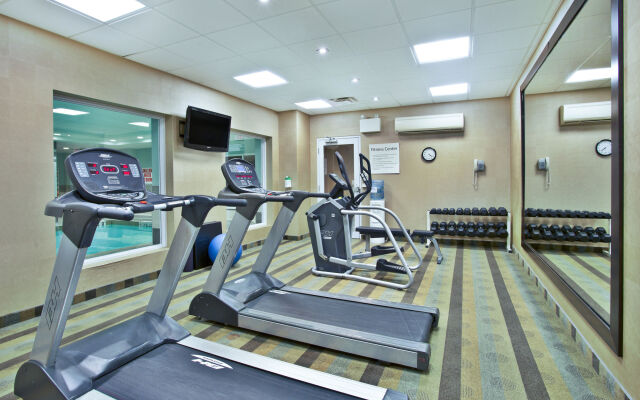 Holiday Inn Express & Suites Kingston Central by IHG