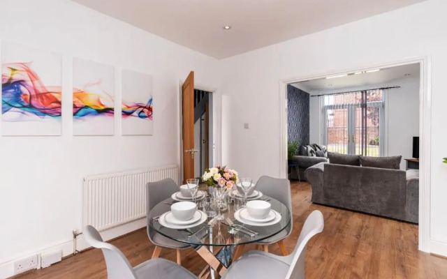 Contractor & Leisure & Airport & Central Location & Free Parking