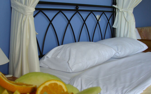 Oasis Hotel Kyparissia