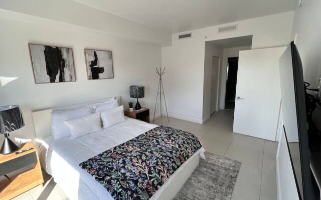 Apartment At Downtown Doral