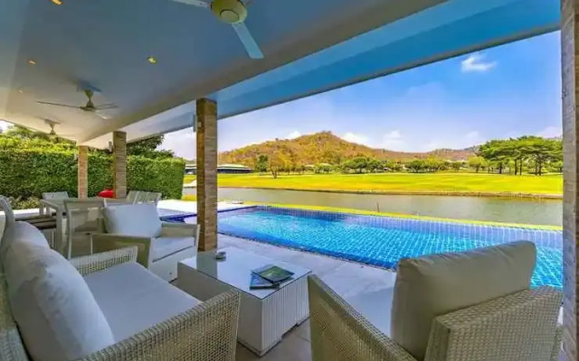 High-End Villa on Golf Course -BMG3