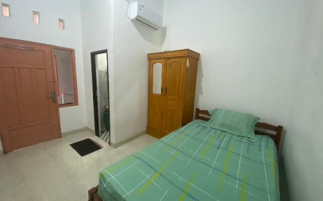 Hotel O Almeerah Homestay Syariah Near RS Hermina