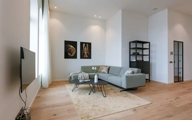 Serene Dikefront Apartment With en Suite Bedrooms and Stunning Views