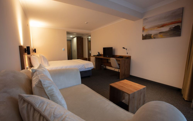 Valent Otel Business