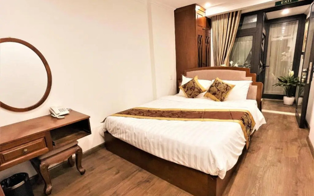 DE LA SOIE Hotel & Travel