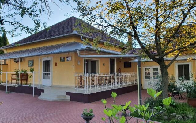 Platán Szálláshely